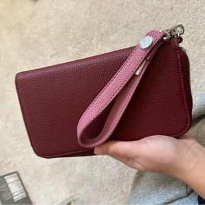 Thirty One wristlet- brand new 🙂